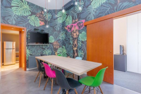 FACES of Jungle - Funky design in vibrant centre